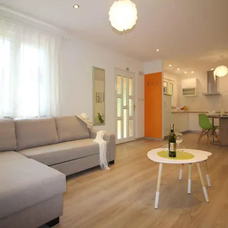 Homes In - Istrien 10143 Pansiyon Poreč
